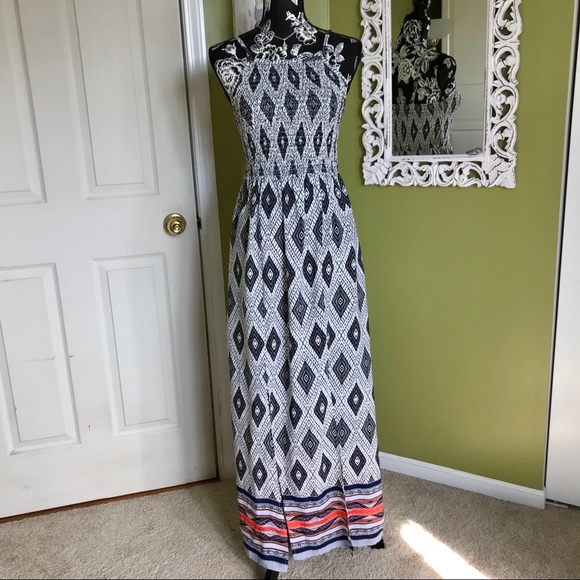 Dress - Picture 1 of 6